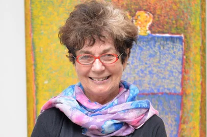 Artista plástica autro-brasileira Maria Tomaselli abre a mostra De Repente na galeria Cubo, em Caxias do Sul