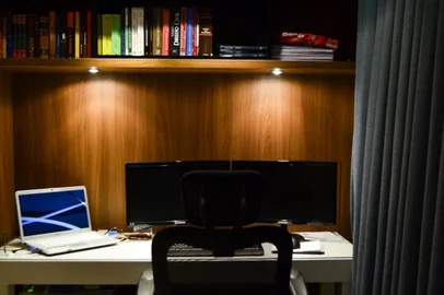 projeto arquiteta Fabiana Mazzotti, apartamento pequeno, home office em casa, escritorio em casa