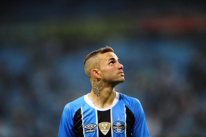 Após estender vínculo de Luan, direção do Grêmio trabalha na renovação de outros contratos