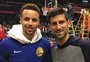 Afastado das quadras, Djokovic tieta astro da NBA em Los Angeles