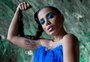 FOTO: Anitta sorteia carro entre funcionários de sua produtora em festa de fim de ano