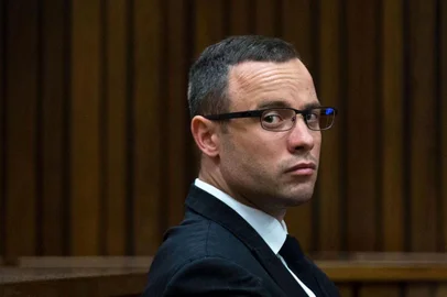  

(FILES) This picture taken on May 13, 2014 shows South African Paralympic athlete Oscar Pistorius looking on during his trial at the high court in Pretoria. Pistorius will be released on parole next week after serving one year of his five-year jail term for killing his girlfriend Reeva Steenkamp, South African media said on October 15, 2015. Oscar Pistorius to be released under correctional supervision next Tuesday, the South African Broadcasting Corporation news channel said.
AFP PHOTO / POOL / DANIEL BORN

Editoria: CLJ
Local: Pretoria
Indexador: DANIEL BORN
Secao: Trials
Fonte: POOL
Fotógrafo: STF