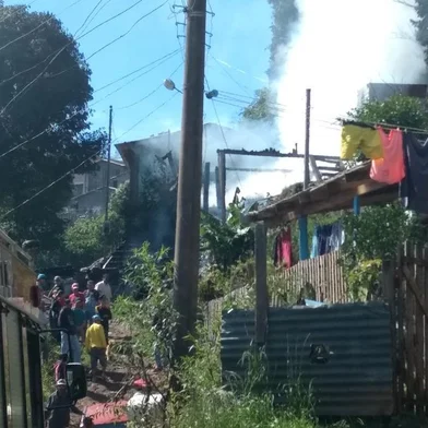Duas pessoas são assassinadas e casa é incendiada em Caxias do Sul