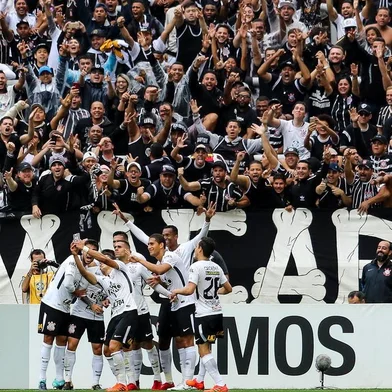 Moises (E) e Gabriel (D) na partida entre Corinthians e Palmeiras, vÃ¡lida pela 32Âª rodada do Campeonato Brasileiro 2017 na Arena Corinthians, em SÃ£o Paulo neste domingo (05/11). Foto: Marcello Fim/Raw Image