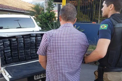 PRF localiza quase 120kg de pasta base de cocaína em Bento.