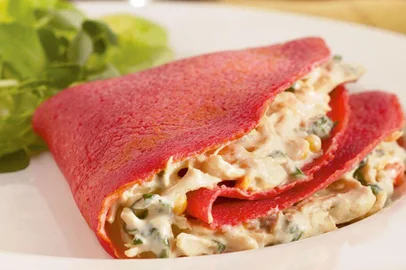 Crepe de Beterraba com Recheio Cremoso de Frango