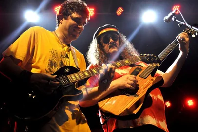 Moraes Moreira e Davi Moraes , show, pai, filho, acabou chorare, novos baianos
