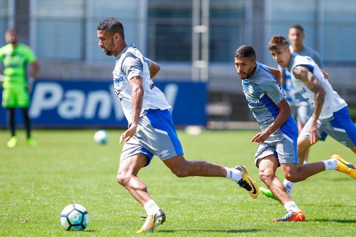 Premiação financeira justifica interesse do Grêmio pelo Brasileirão, diz Michel