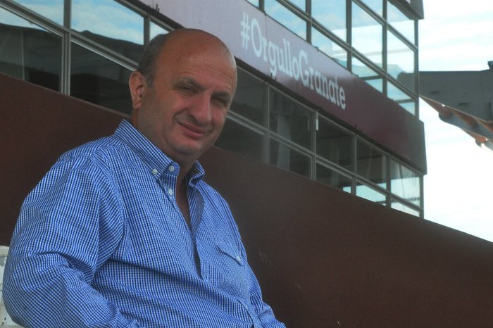 Almirón não subestimou o Grêmio, diz presidente do Lanús