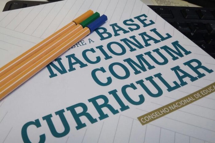 Resultado de imagem para BASE NACIONAL COMUM CURRICULAR DO ENSINO MÃ‰DIO Ã‰ APROVADA PELO CONSELHO NACIONAL DE EDUCAÃ‡ÃƒO