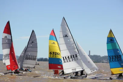 Campeonato Brasileiro de Hobie Cat 14 e 16, disputado no Clube dos Jangadeiros, no Guaíba, em Porto Alegre.