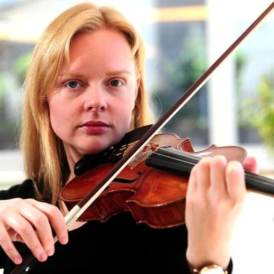  CAXIAS DO SUL, RS, BRASIL, 15/11/2017. Anna Markova, violinista russa radicada na Alemanha, se apresenta na segunda edição da série Grandes Concertos, da Orquestra Sinfônica da UCS (Osucs). Ela será a solista na peça Concerto para Violino e Orquestra em Lá Menor, Op. 82, de Alexander Glazunov. (Diogo Sallaberry/Agência RBS)