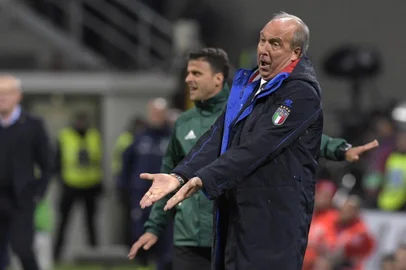 Italys coach Giampiero Ventura reacts during the FIFA World Cup 2018 qualification football match between Italy and Sweden, on November 13, 2017 at the San Siro stadium in Milan. / AFP PHOTO / Miguel MEDINA