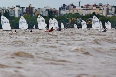  

PORTO ALEGRE, RS, BRASIL, 16/11/2017-Campeonatos de velejadores (FOTOGRAFO: LAURO ALVES / AGENCIA RBS)