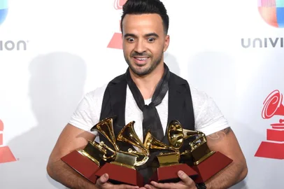 LAS VEGAS, NV - NOVEMBER 16: Luis Fonsi poses in the press room during The 18th Annual Latin Grammy Awards at MGM Grand Garden Arena on November 16, 2017 in Las Vegas, Nevada.   David Becker/Getty Images /AFP