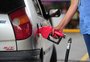 Levantamento do Procon mostra que preço da gasolina tem diferença de até R$ 0,40 em Porto Alegre