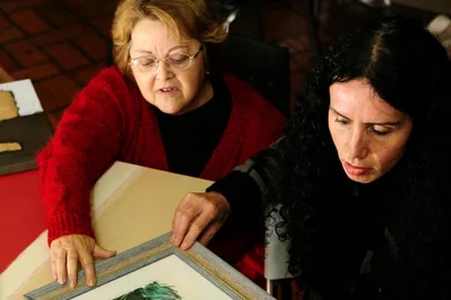  Mostra Tiragem Única , exposição que será montada no Ordovás Obras para a mostra Tiragem ÚnicaCuradora Valéria Rheis (dir) e presidente da ACL, Alice Brandão(esq)