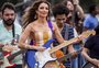 Não é fake: Patricia Poeta toca mesmo guitarra na campanha de fim de ano da Globo

