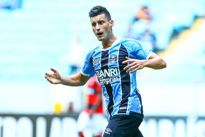 Poletto comemora primeiro gol como profissional: Oportunismo