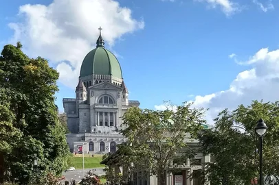 Montreal tem um estádio olímpico, sede da Olimpíada de 1976. No estádio coberto com capacidade para 56 mil pessoas, a romena Nadia Comaneci se tornou a maior ginasta da história, aos 15 anos.
Deusa Maria Bunde
De Porto Alegre, em janeiro de 2007