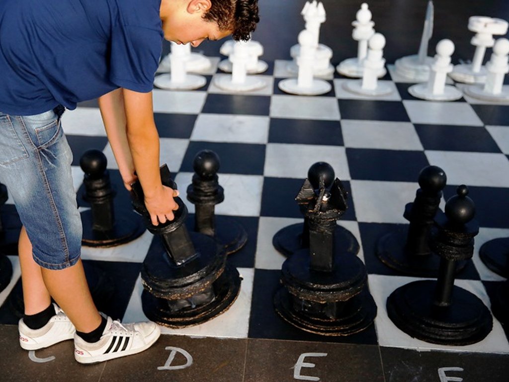 O jogo de xadrez como recurso didático pedagógico nas aulas de educação  física