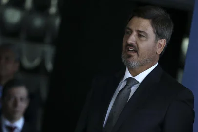 Recém-empossado como diretor-geral da Polícia Federal (PF), Fernando Segovia, fez enfática defesa do instituto da delação premiada, tentou amenizar disputadas da corporação com o Ministério Publico Federal e se disse lisonjeado com a presença do presidente Michel Temer em sua cerimônia de posse.