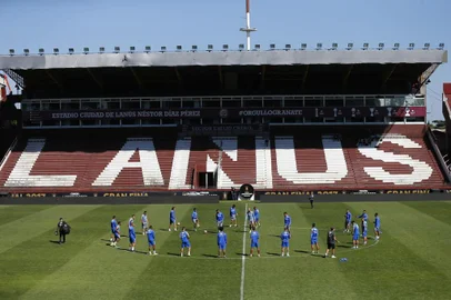  

LANÚS, ARGENTINA - 28/11/2017 - Treino do Grêmio em Lanús visando o segundo jogo da final da Libertadores de 2017. (Félix Zucco/Agência RBS)
Indexador: Felix Zucco