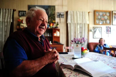  CAXIAS DO SUL, RS, BRASIL, 29/11/2017. O município de Nova Roma do Sul completa 30 anos de sua emancipação. Natal Santi, 81 anos, e a esposa Adelaide, 79, são moradores antigos e que colaboraram com a construção de Nova Roma do Sul. Município faz aniversário de 30 anos. (Diogo Sallaberry/Agência RBS)