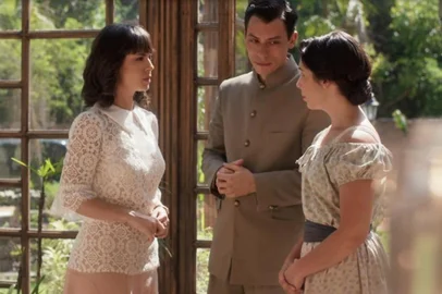 Em Tempo de Amar, Gregório (Cristiano Garcia) começa a ficar entre Lucinda (Andreia Horta) e Leonor (Beatriz Campos).