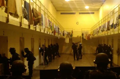 A Superintendência dos Serviços Penitenciários (Susepe) e a Brigada Militar realizaram uma revista geral na ala C da Penitenciária Estadual de Caxias do Sul, no Apanhador, na manhã desta terça-feira (5).
