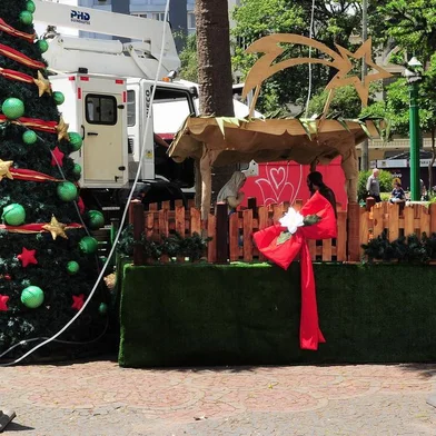 CAXIAS DO SUL, RS, BRASIL, 05/12/2017 - Decoração Natalina na Praça Dante Alighieri. (Marcelo Casagrande/Agência RBS)