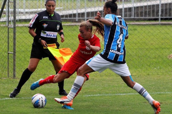 jogar futebol e pecado