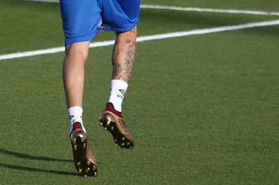  

AL AIN, EMIRADOS ÁRABES UNIDOS, 10-12-2017 -fotos da chuteira do Luan.(FOTOGRAFO: JEFFERSON BOTEGA / AGENCIA RBS)
Indexador: Jefferson Botega