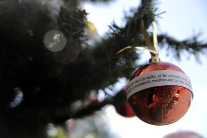  CAXIAS DO SUL, RS, BRASIL, 10/12/2017 - FAS lança campanha ¿Se esse Natal Fosse Meu¿ destinada a pessoas em situação de rua. Projeto teve início na Feira Sem Fronteiras deste final de semana e vai passar por 7 pontos de Caxias. (Marcelo Casagrande/Agência RBS)