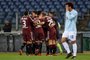 Torinos Venezuelan midfielder Tomas Rincon celebrates with teammates after scoring a goal during the Italian Serie A football match Lazio versus Torino on December 11, 2017 at the Olympic Stadium in Rome. / AFP PHOTO / Andreas SOLARO