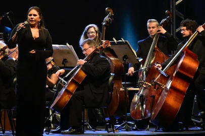 Fafá de Belém canta com a Orquestra Sinfônica de Porto Alegre (Ospa) em Campo Bom, sob regência de Evandro Matté. O mesmo concerto será apresentado em Porto Alegre.
