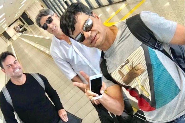 Procurador de Renato chega a Porto Alegre para definir futuro do treinador