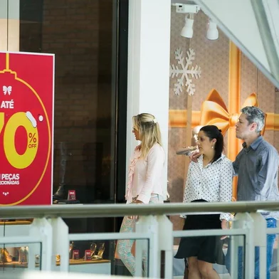  PORTO ALEGRE, RS, BRASIL, 08-12-2017. Decoração e promoções  de Natal no Praia de Belas Shopping. (FOTO ANDRÉA GRAIZ/AGÊNCIA RBS).Indexador: Andrea Graiz
