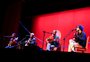 Bastidores do show de Caetano Veloso com os filhos em Porto Alegre