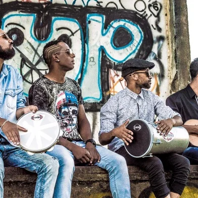 O grupo de pagode 3stilo Nosso faz show nesta sexta, a partir das 22h, no Petiscos Pub