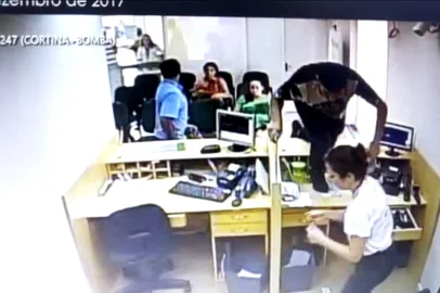 Câmeras filmaram ação dos bandidos