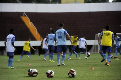  CAXIAS DO SUL, RS, BRASIL, 21/12/2017 -  Treino da equipe Ser Caxias, no estádio Centenário. (Marcelo Casagrande/Agência RBS)