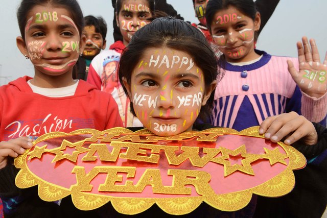 Crianças indianas chegada de 2018 Crianças indianas chegada de 2018