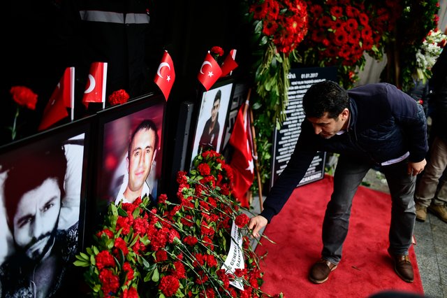 Turquia, um ano após 39 mortos em ataque. Turquia, um ano após 39 mortos em ataque.