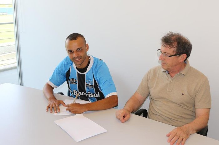 Veterano de 22 anos: destaque da Série B em 2017, Thaciano ajuda garotos do Grêmio