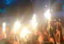 Proibidos pelos bombeiros, artefatos pirotécnicos são usados em beach club de Jurerê Internacional