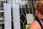  CAXIAS DO SUL, RS, BRASIL (17/01/2018) Emprego no Sine. População verifica ofertas de emprego exposto no Sine. (Roni Rigon/Pioneiro).