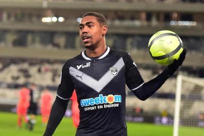 Bordeauxs Brazilian forward Malcom reacts during the French L1 football match between Bordeaux and Caen on January 16, 2018 at the Matmut Atlantique stadium in Bordeaux, southwestern France.  / AFP PHOTO / NICOLAS TUCAT