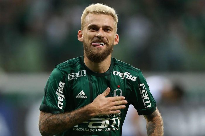 Aníbal avisa Racing que quer jogar no Palmeiras, dinheiro ainda é
