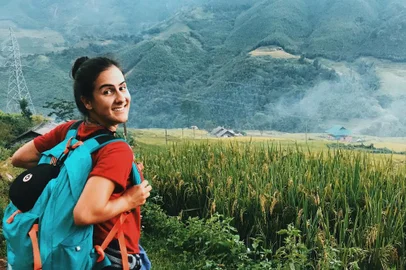 A jornalista Fernanda Pandolfi, autora do site Ida e Volta, em Sapa, no Vietnã.